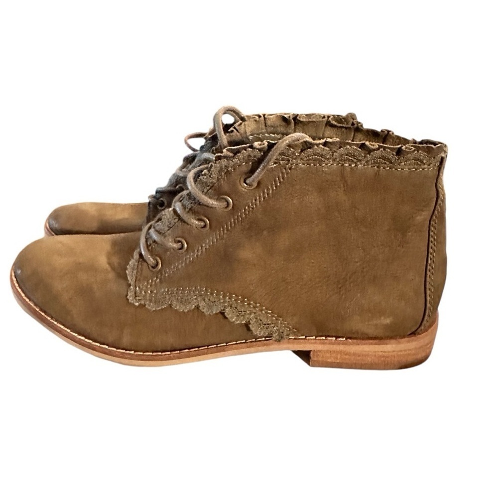 Gianni Bini Ladies‎ Ankle Booties. Beautiful leather Uppers Brown Size 6.5